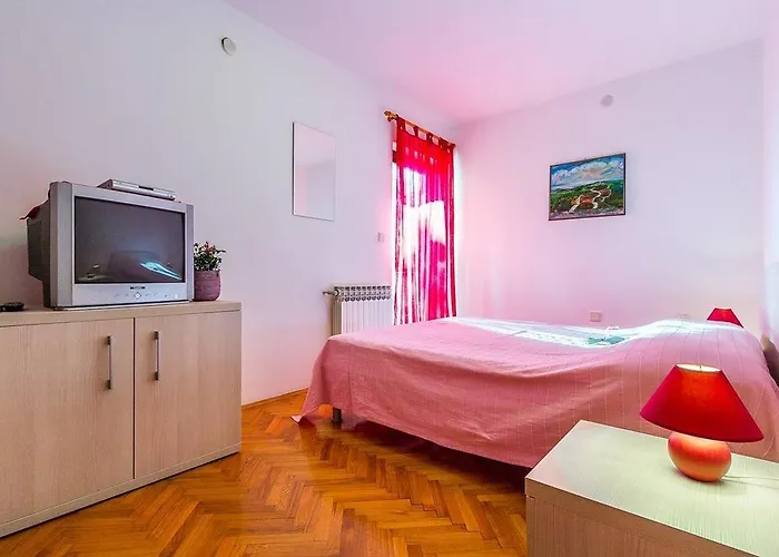 Apartments Valbandon